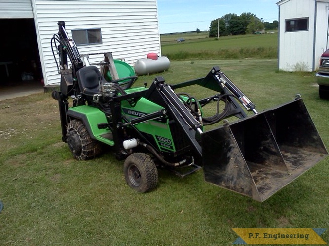 Steve P. Oostburg, WI Deutz Allis loader backhoe | Deutz-Allis 1920 loader front view by Steve P., Oostburg, WI