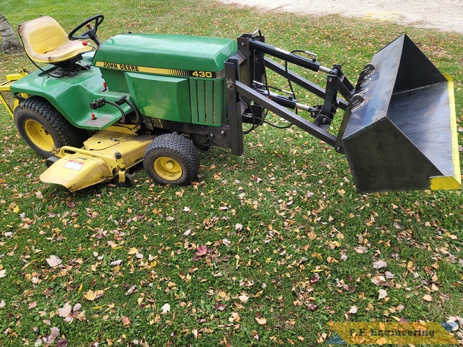 Alan B. in Neosho, Wisconsin - John Deere 430 - Pin-on Mini Payloader | Alan B. Neosho, WI JD430 mini payloader right side