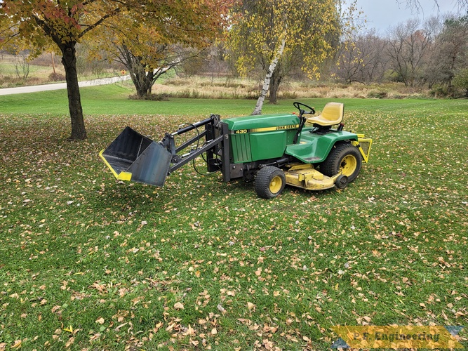 Alan B. in Neosho, Wisconsin - John Deere 430 - Pin-on Mini Payloader | Alan B. Neosho, WI mini payloader left side