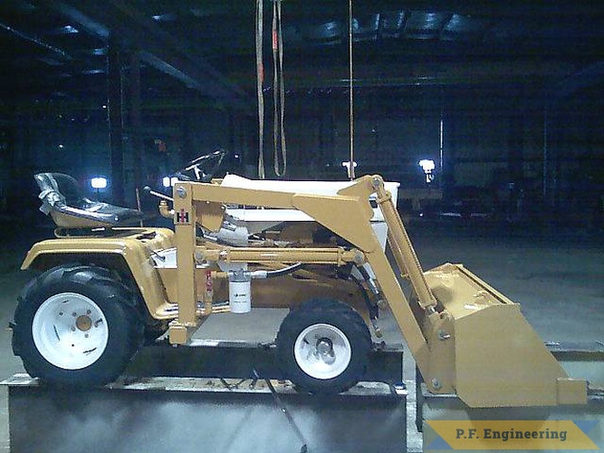 John S. in Cheboygan, MI built this front end loader for his Cub Cadet 149 garden tractor | Cub Cadet 149 garden tractor loader_1