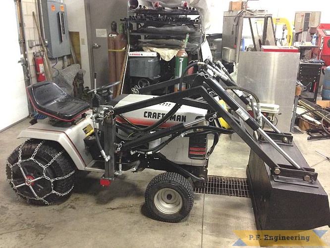 Dennis B. from Minneapolis, MN built this shop loader from a Sears Craftsman GT5000 garden tractor | Sears Craftsman GT5000 garden tractor loader_1