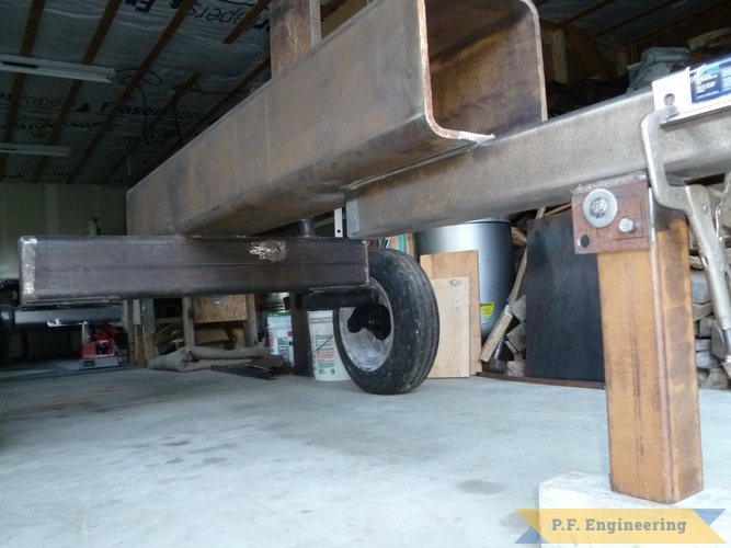 log_splitter | log splitter under view of main trunk  from front