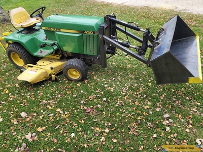 Alan B. Neosho, WI JD430 mini payloader right side