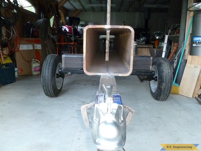 log splitter main trunk through the tube view